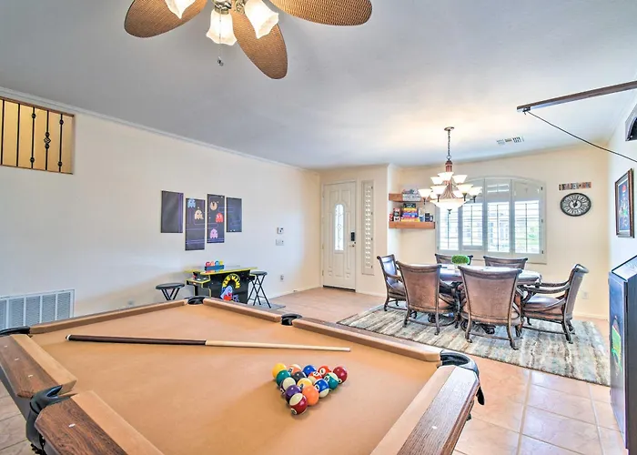 Holiday home Pool, Game & Views! Laveen Village Getaway *